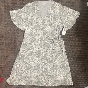 Snake print V neckline dress